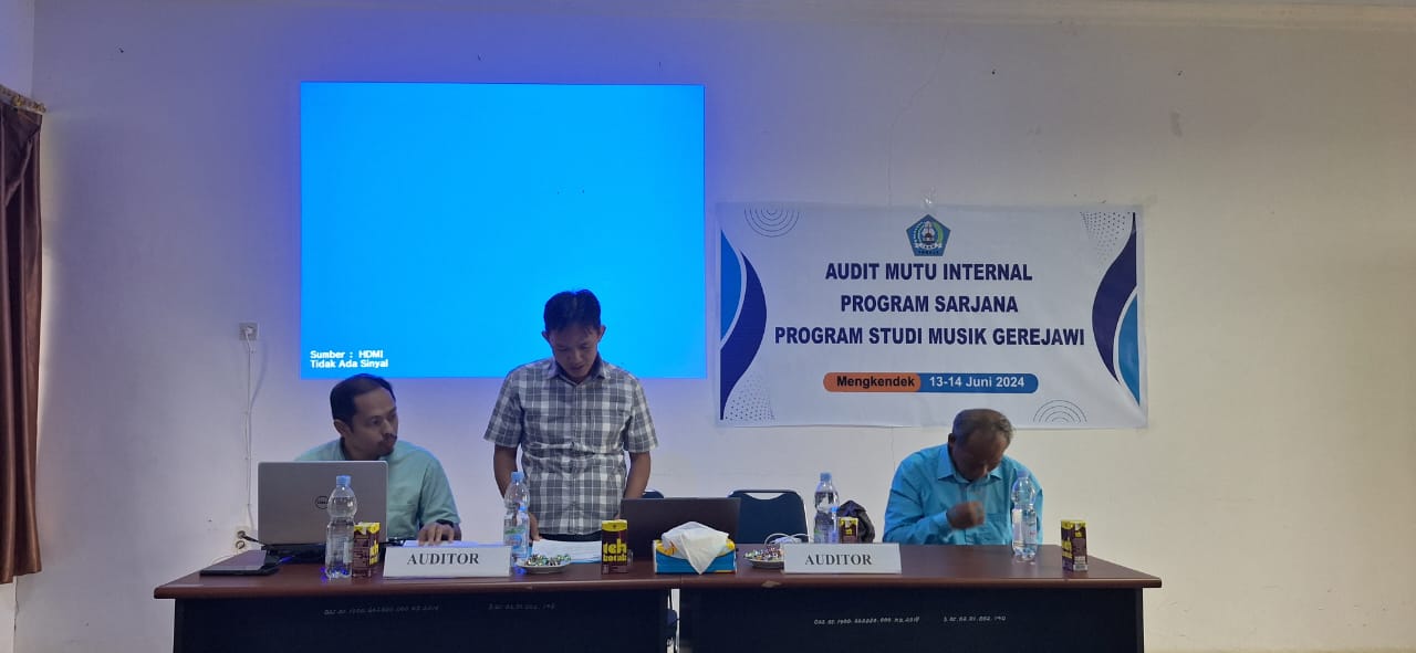 Read more about the article Tim Auditor LPM IAKN Toraja Gelar Audit Mutu Internal di Prodi S1 Musik Gerejawi: Langkah Strategis Tingkatkan Akreditasi